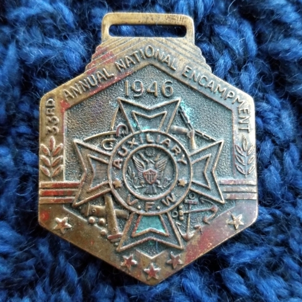 Vintage V.F.W. 1946 33rd National Encampment medal